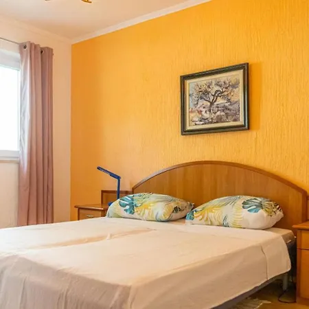 In Barbat With Balcony, Air Conditioning 660-2 * Barbat na Rabu