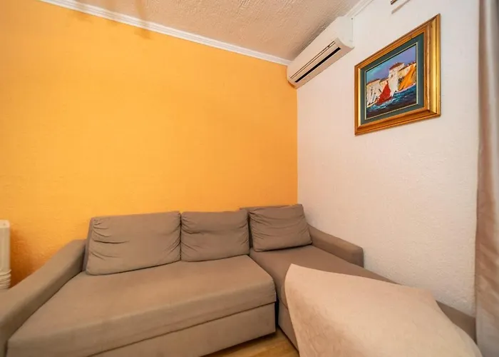 Apartament In Barbat With Balcony, Air Conditioning 660-2