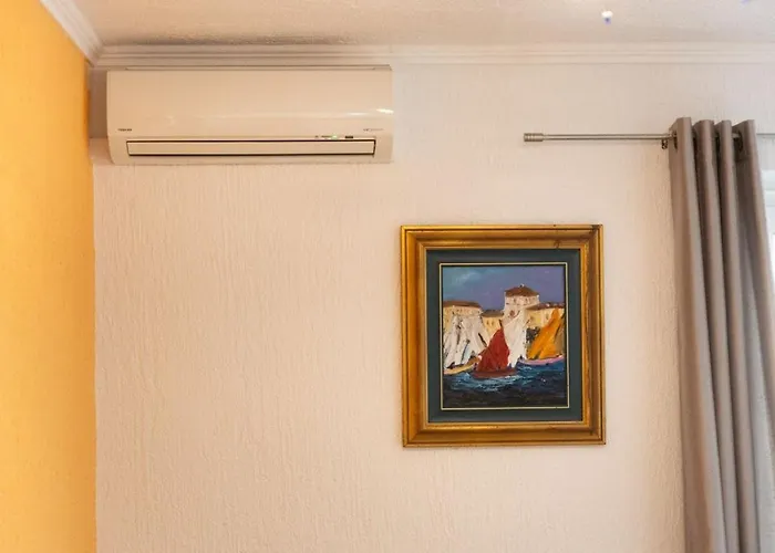 In Barbat With Balcony, Air Conditioning 660-2 Apartament Barbat na Rabu