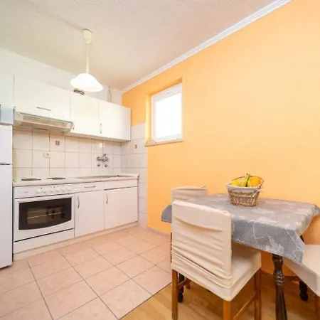 In Barbat With Balcony, Air Conditioning 660-2 * Barbat na Rabu