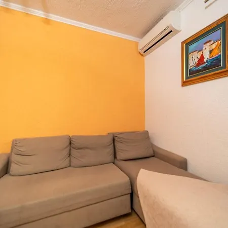Appartamento In Barbat With Balcony, Air Conditioning 660-2