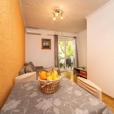 Lägenhet In Barbat With Balcony, Air Conditioning 660-2 Barbat na Rabu