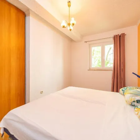 Lägenhet In Barbat With Balcony, Air Conditioning 660-2 Barbat na Rabu