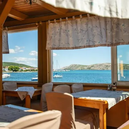In Barbat With Balcony, Air Conditioning 660-2 * Barbat na Rabu
